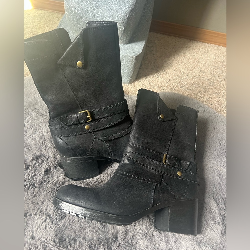 Black Women's Boots with Zipper